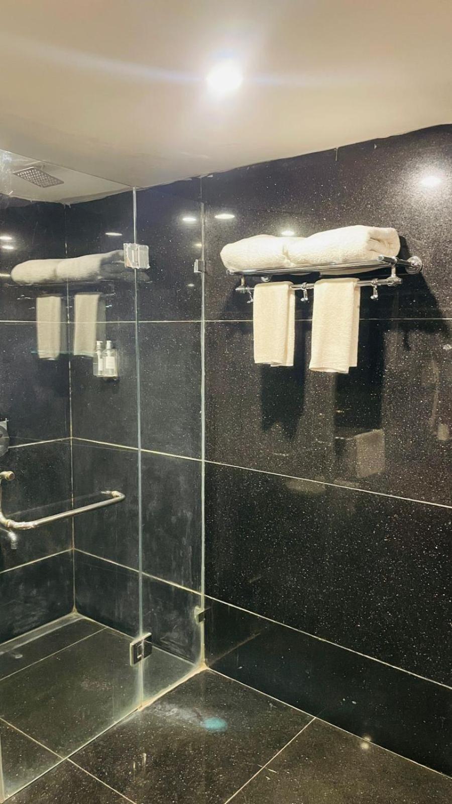 Royal Orchid Central Kireeti Hampi, Hospet Exterior foto