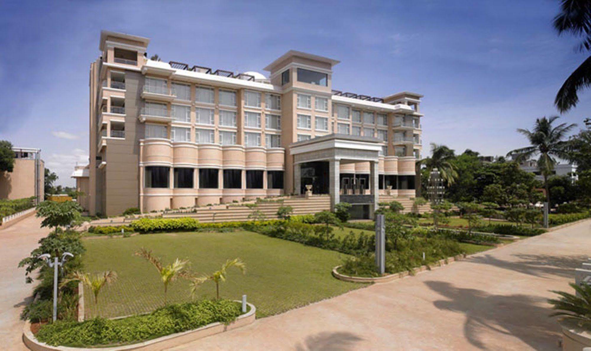 Royal Orchid Central Kireeti Hampi, Hospet Exterior foto