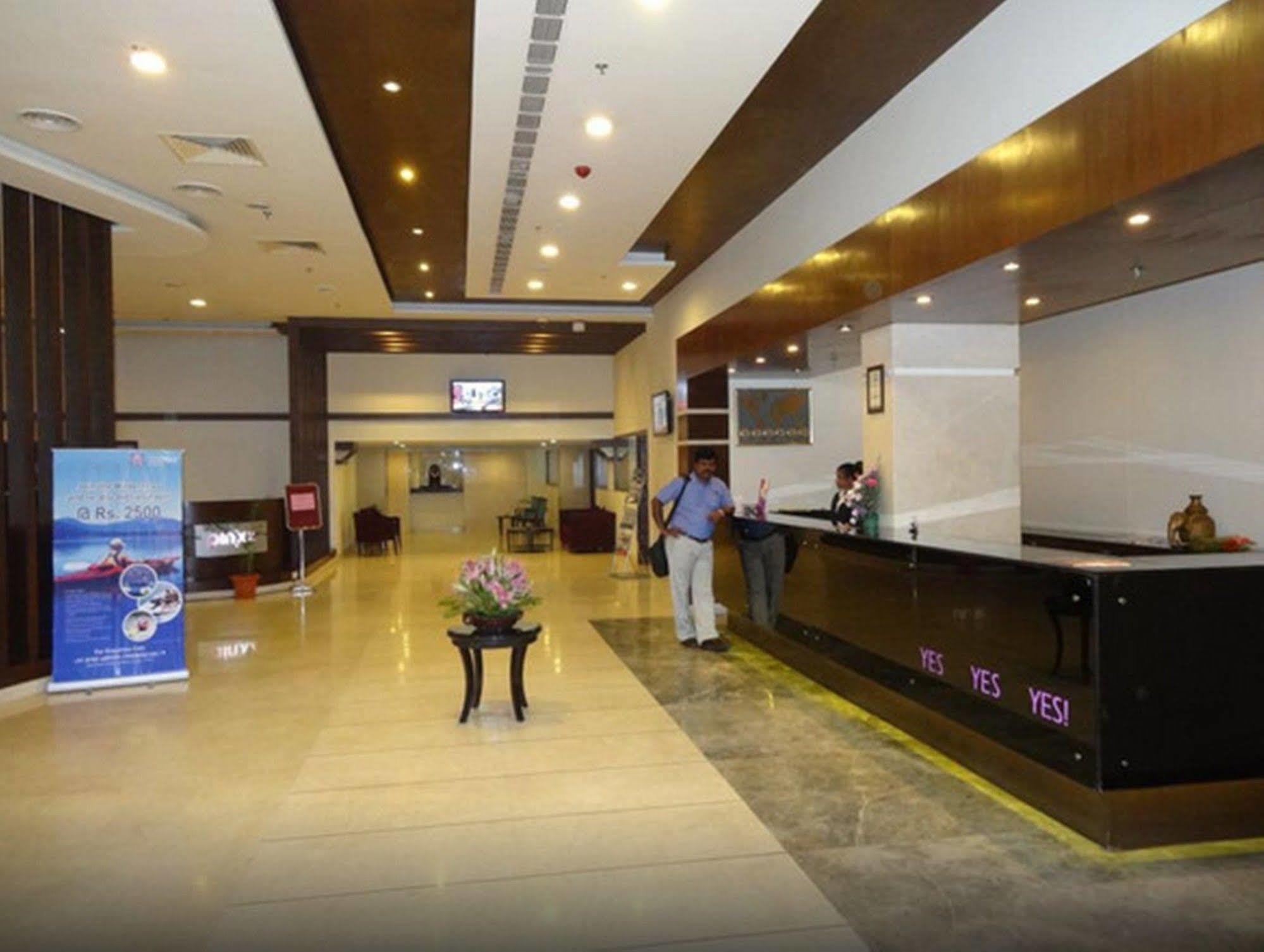 Royal Orchid Central Kireeti Hampi, Hospet Exterior foto